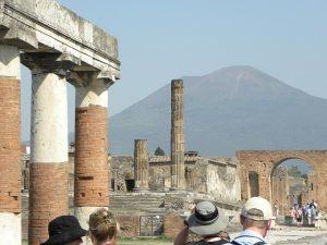 Naples Journey: Your Essential Travel Guide to the City of Sun, History, and Delicious Cuisine